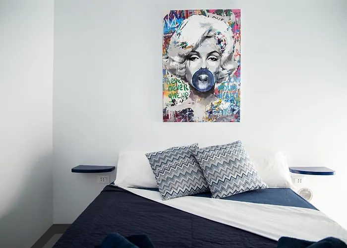 Urbania Apartment *